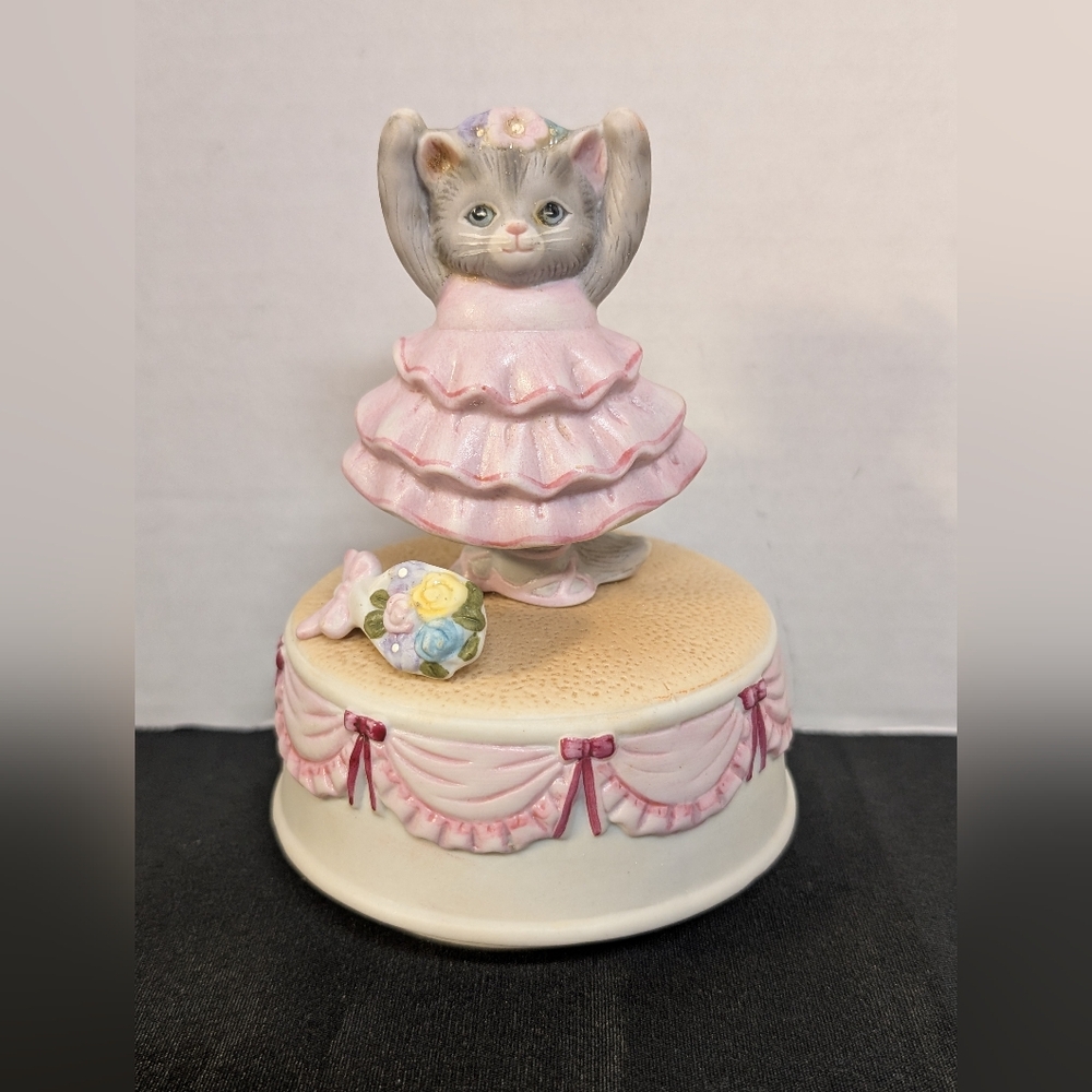 VINTAGE 1986 SCHMID KITTY CUCUMBER CAT Ballerina MUSIC BOX Tested And Working